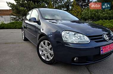 Хэтчбек Volkswagen Golf 2006 в 
