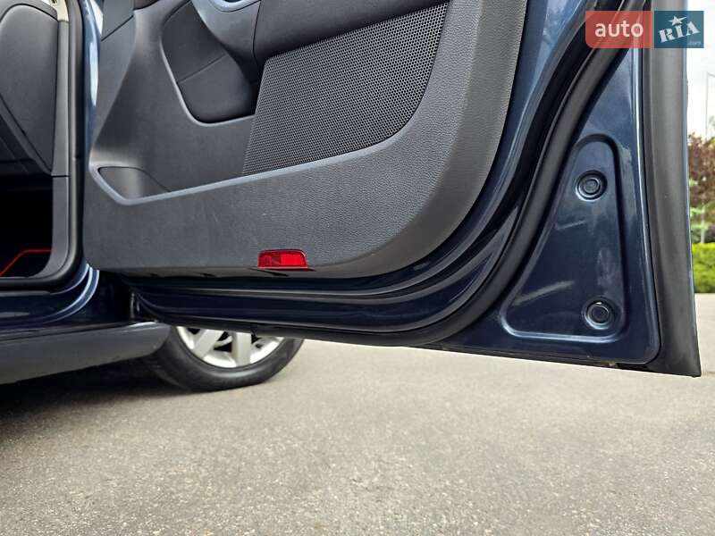 Хетчбек Volkswagen Golf 2006 в Полтаві