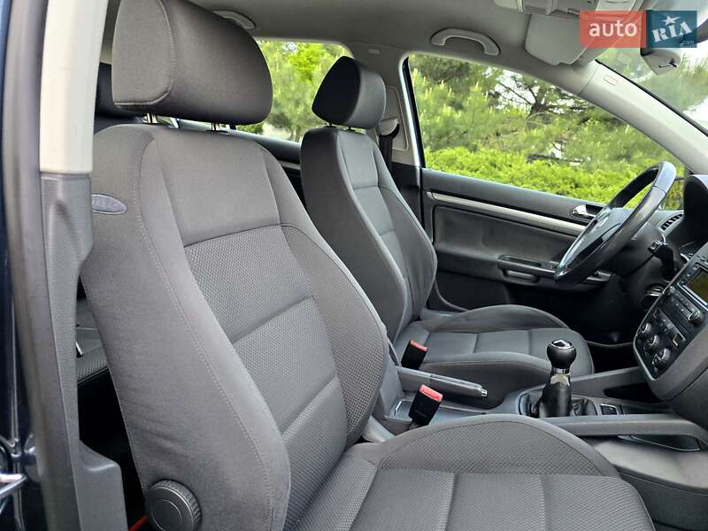 Хетчбек Volkswagen Golf 2006 в Полтаві