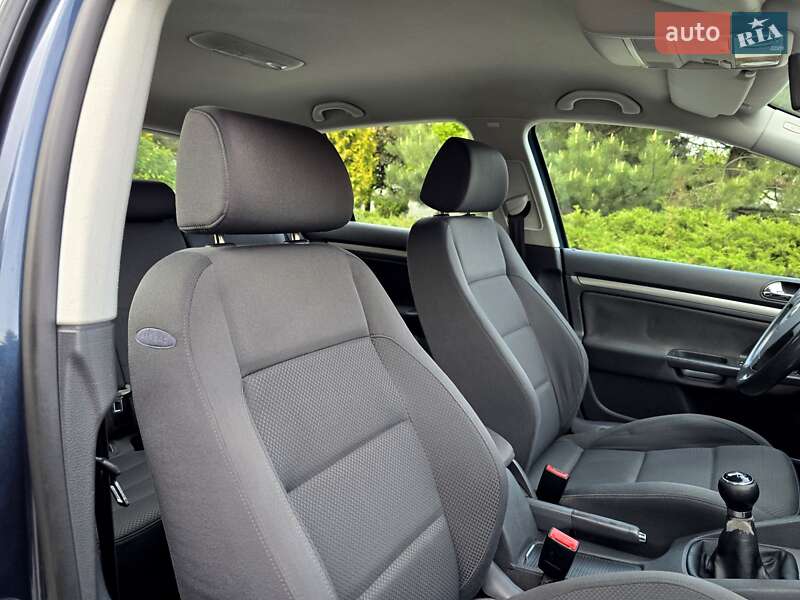 Хетчбек Volkswagen Golf 2006 в Полтаві