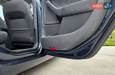 Хэтчбек Volkswagen Golf 2006 в 