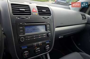 Хэтчбек Volkswagen Golf 2006 в 