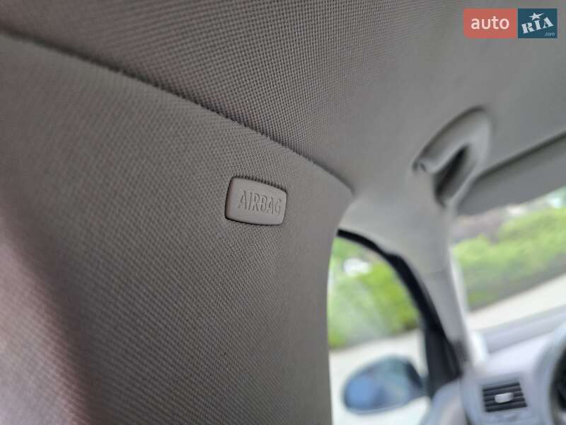 Хетчбек Volkswagen Golf 2006 в Полтаві