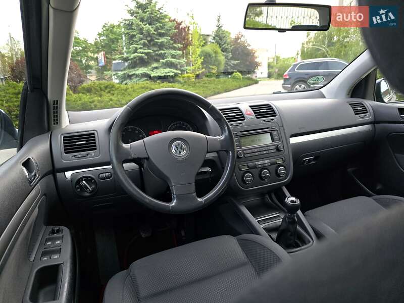 Хетчбек Volkswagen Golf 2006 в Полтаві