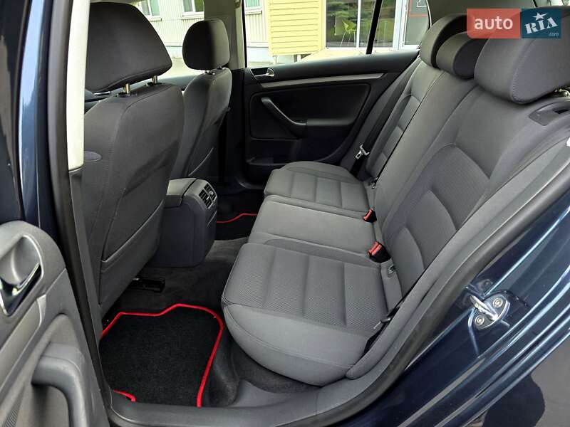 Хетчбек Volkswagen Golf 2006 в Полтаві