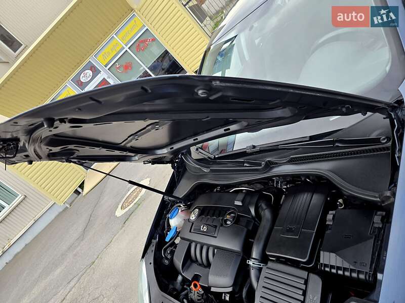 Хетчбек Volkswagen Golf 2006 в Полтаві