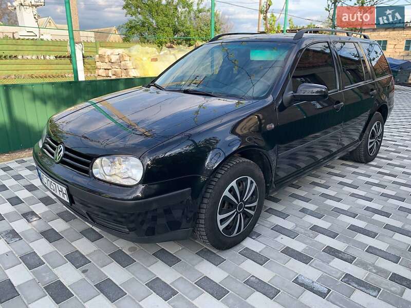 Універсал Volkswagen Golf 2000 в Захарівці
