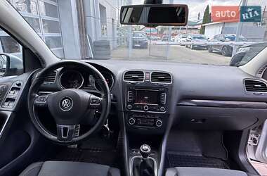 Хетчбек Volkswagen Golf 2010 в 