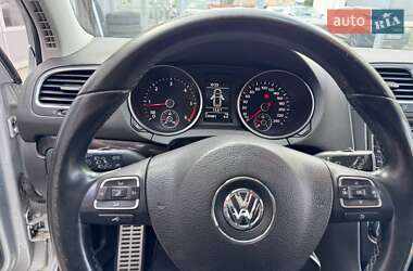 Хетчбек Volkswagen Golf 2010 в 
