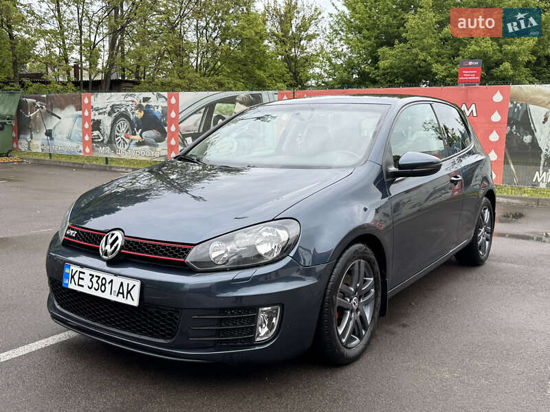 Хэтчбек Volkswagen Golf 2009 в 