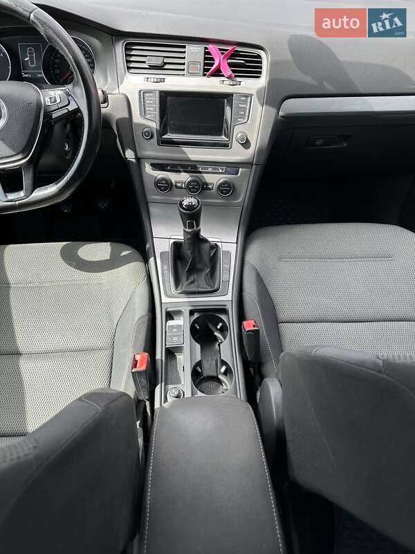 Универсал Volkswagen Golf 2013 в Киеве