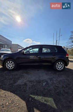 Хетчбек Volkswagen Golf 2011 в 