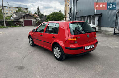 Хетчбек Volkswagen Golf 1998 в 