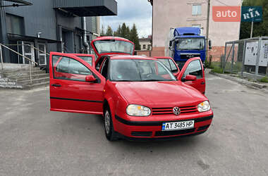 Хетчбек Volkswagen Golf 1998 в 