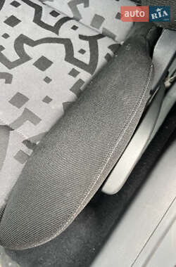 Хетчбек Volkswagen Golf 1998 в 
