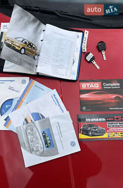 Хетчбек Volkswagen Golf 1998 в 