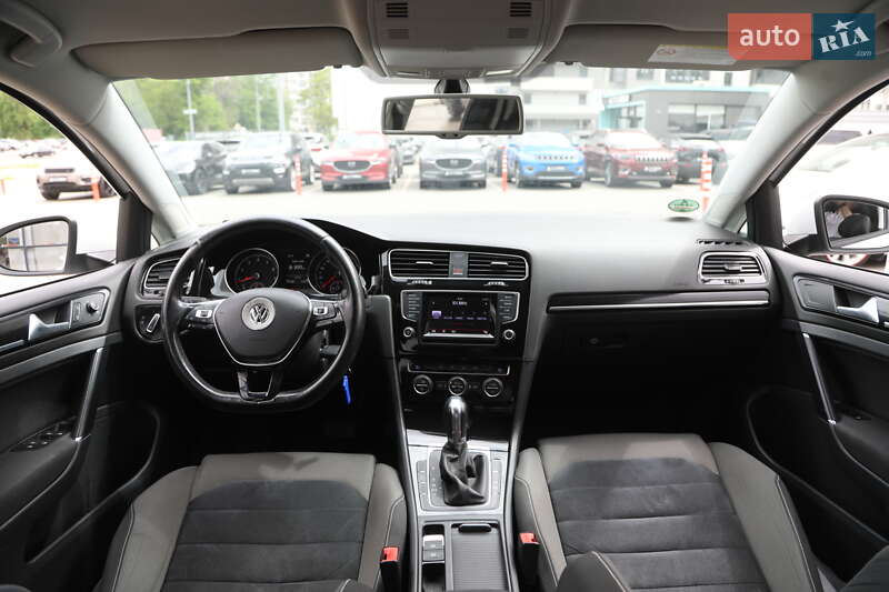 Хетчбек Volkswagen Golf 2013 в Харкові