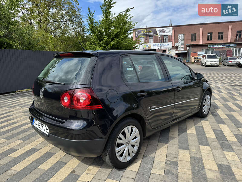 Хетчбек Volkswagen Golf 2008 в Сваляві