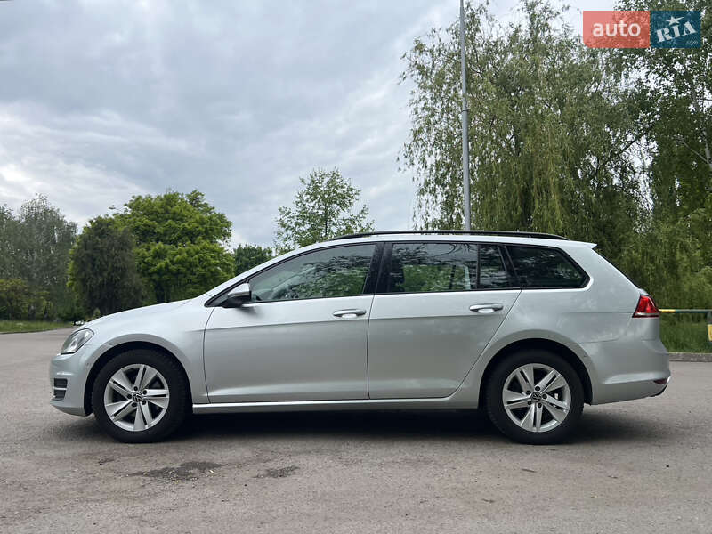 Универсал Volkswagen Golf 2017 в Ровно