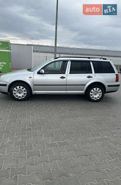 Універсал Volkswagen Golf 2001 в Маневичах
