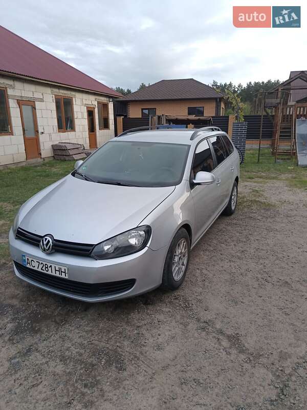 Универсал Volkswagen Golf 2010 в Маневичах