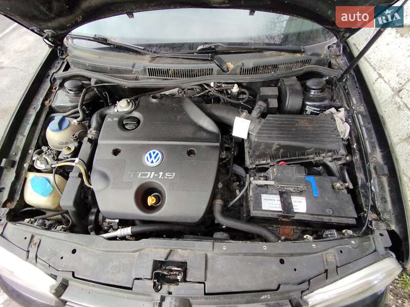 Універсал Volkswagen Golf 2000 в Херсоні