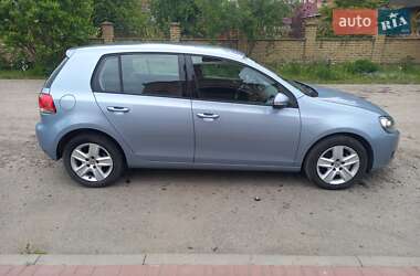 Хэтчбек Volkswagen Golf 2009 в 