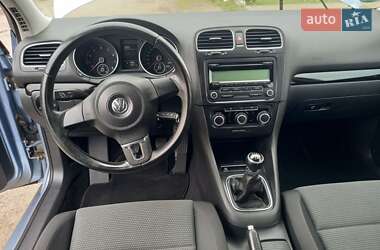 Хэтчбек Volkswagen Golf 2009 в 