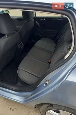 Хэтчбек Volkswagen Golf 2009 в 