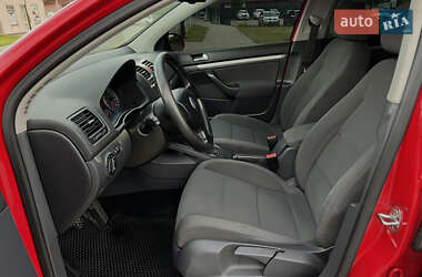 Хетчбек Volkswagen Golf 2007 в 