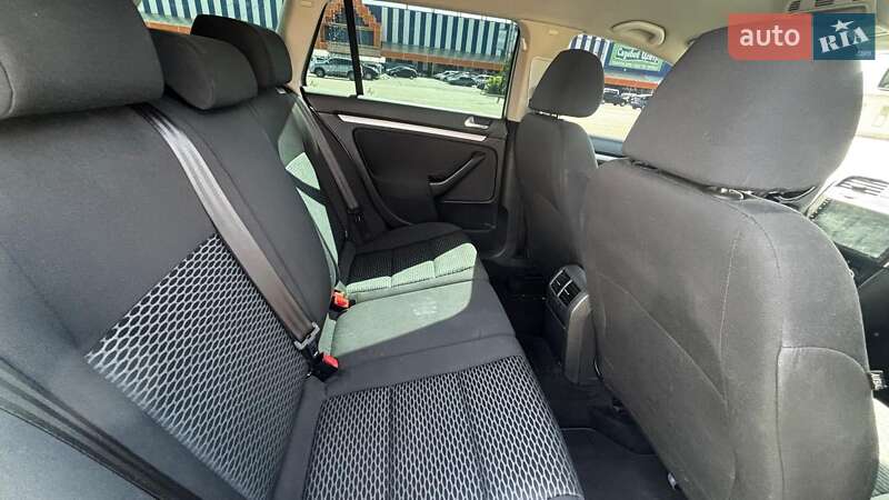 Універсал Volkswagen Golf 2010 в Кривому Розі