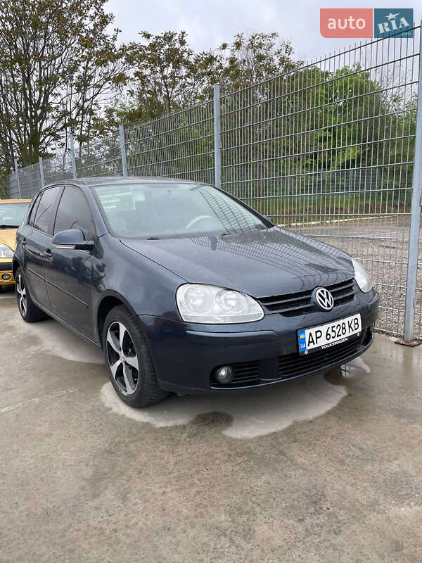 Хэтчбек Volkswagen Golf 2007 в 