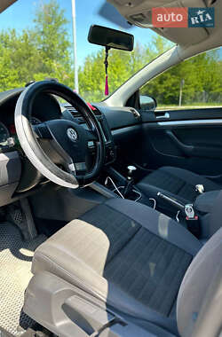Хэтчбек Volkswagen Golf 2007 в 