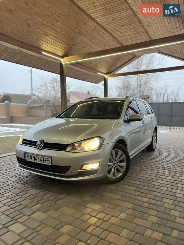 Універсал Volkswagen Golf 2015 в 