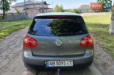 Хетчбек Volkswagen Golf 2004 в 
