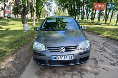 Хетчбек Volkswagen Golf 2004 в 