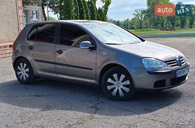 Хетчбек Volkswagen Golf 2004 в 