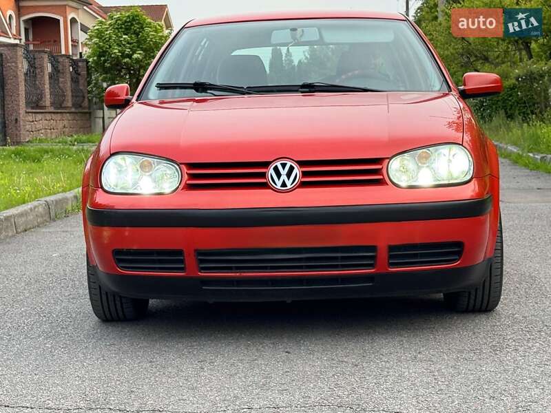 Хетчбек Volkswagen Golf 2000 в Рівному