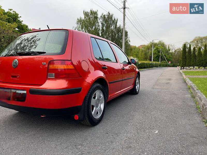 Хетчбек Volkswagen Golf 2000 в Рівному