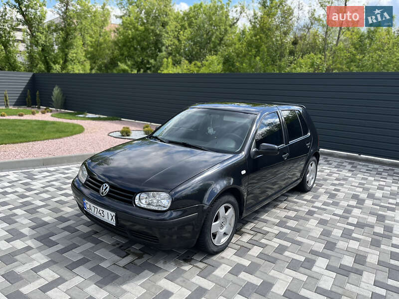 Хетчбек Volkswagen Golf 1998 в 