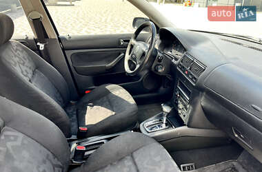 Хетчбек Volkswagen Golf 1998 в 
