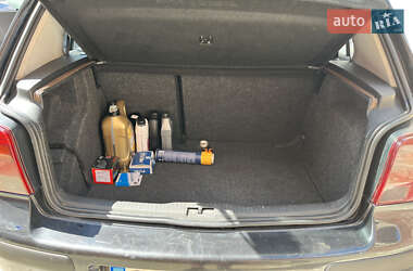 Хетчбек Volkswagen Golf 1998 в 