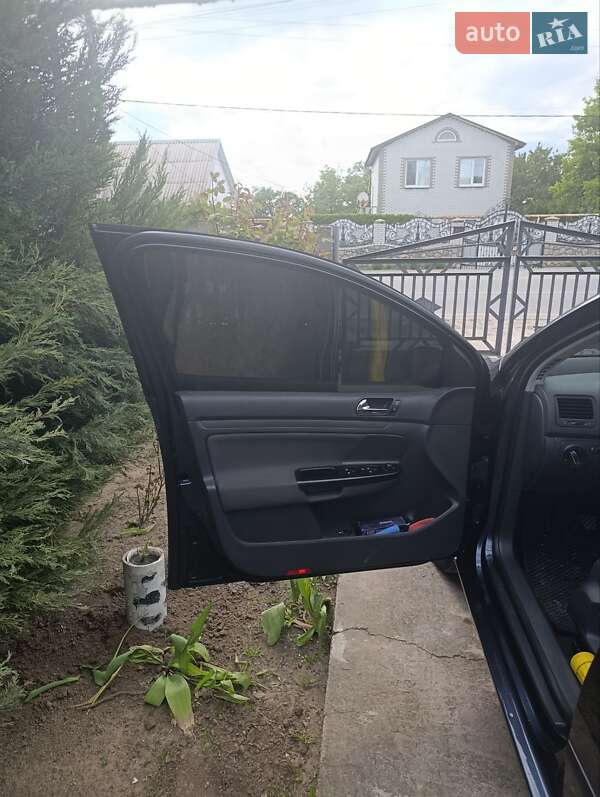 Хетчбек Volkswagen Golf 2004 в Запоріжжі