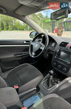 Універсал Volkswagen Golf 2009 в 