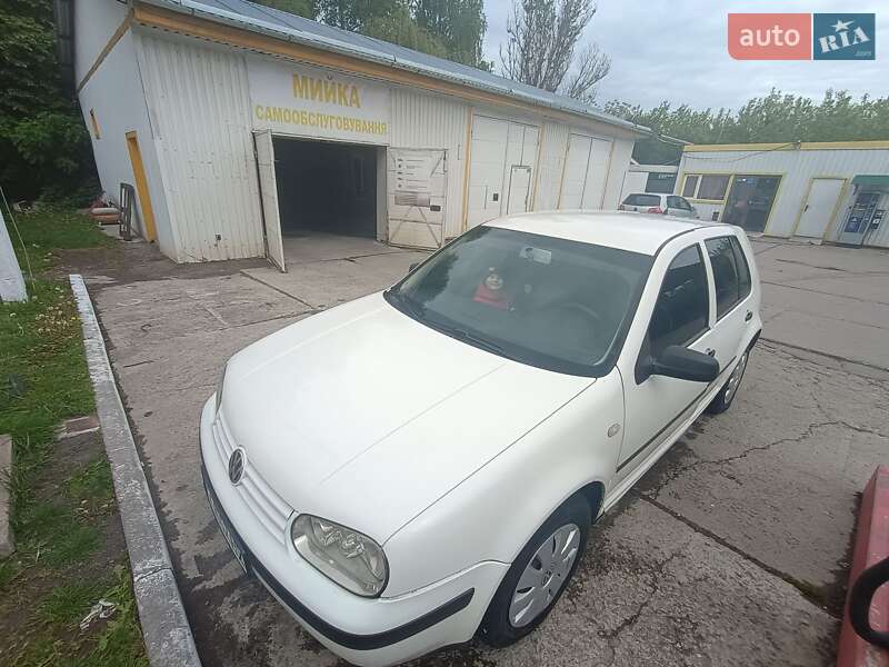Хетчбек Volkswagen Golf 1999 в Старокостянтинові