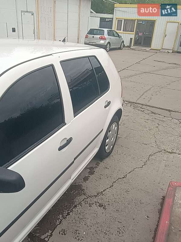 Хетчбек Volkswagen Golf 1999 в Старокостянтинові