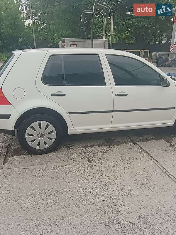 Хетчбек Volkswagen Golf 1999 в Старокостянтинові