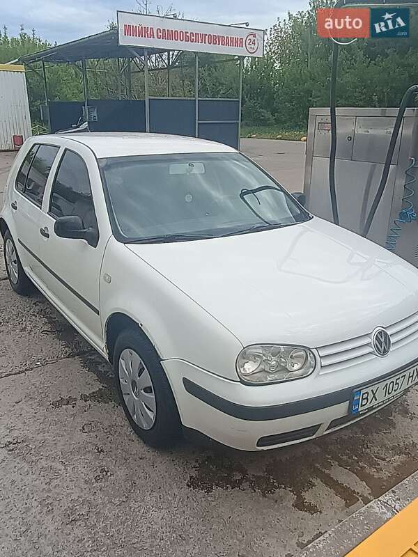 Хетчбек Volkswagen Golf 1999 в Старокостянтинові