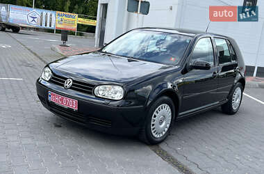 Хетчбек Volkswagen Golf 2002 в 