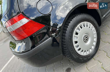 Хетчбек Volkswagen Golf 2002 в 